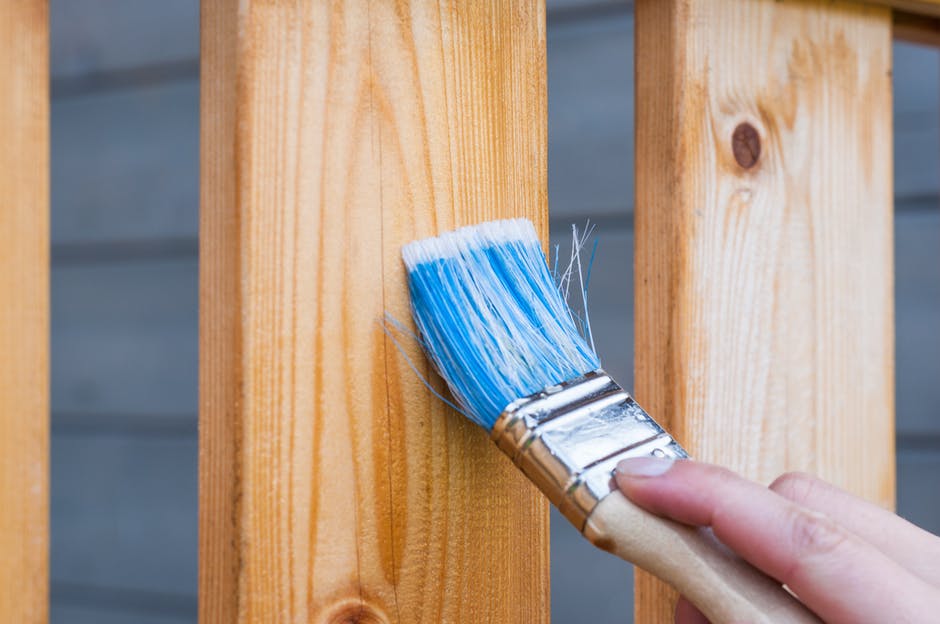A Quick Guide to Staining Wood Furniture