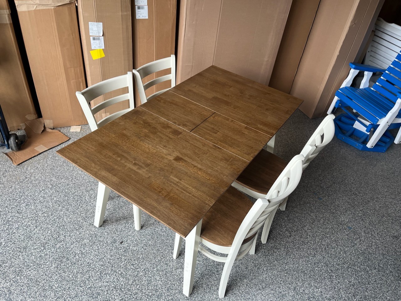 Clearance T79-13248XB Extension Table and Chairs - Image 3