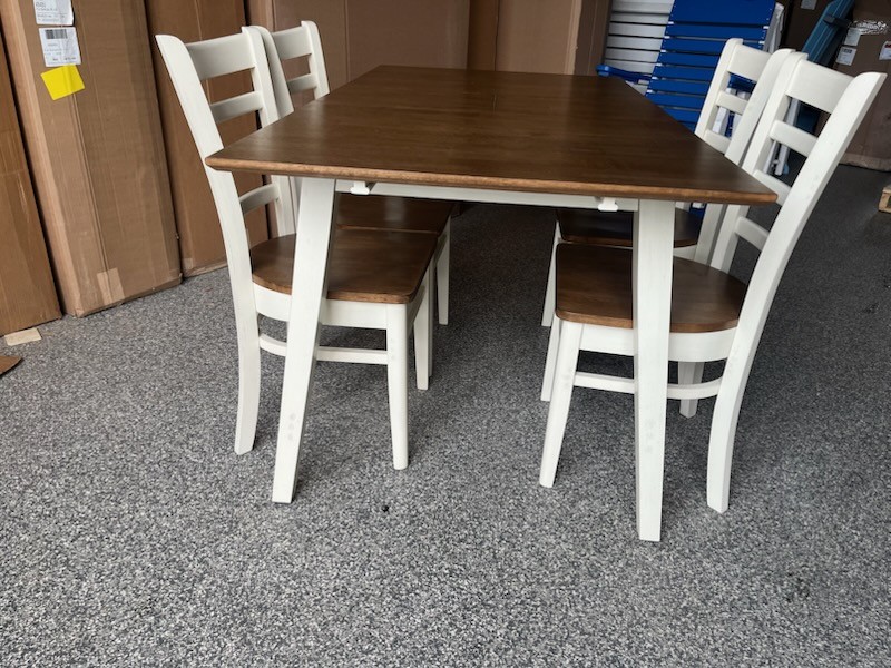 Clearance T79-13248XB Extension Table and Chairs - Image 5
