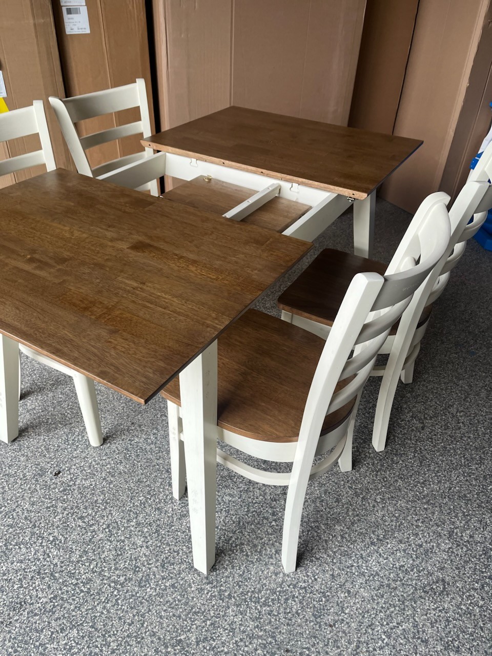 Clearance T79-13248XB Extension Table and Chairs - Image 2